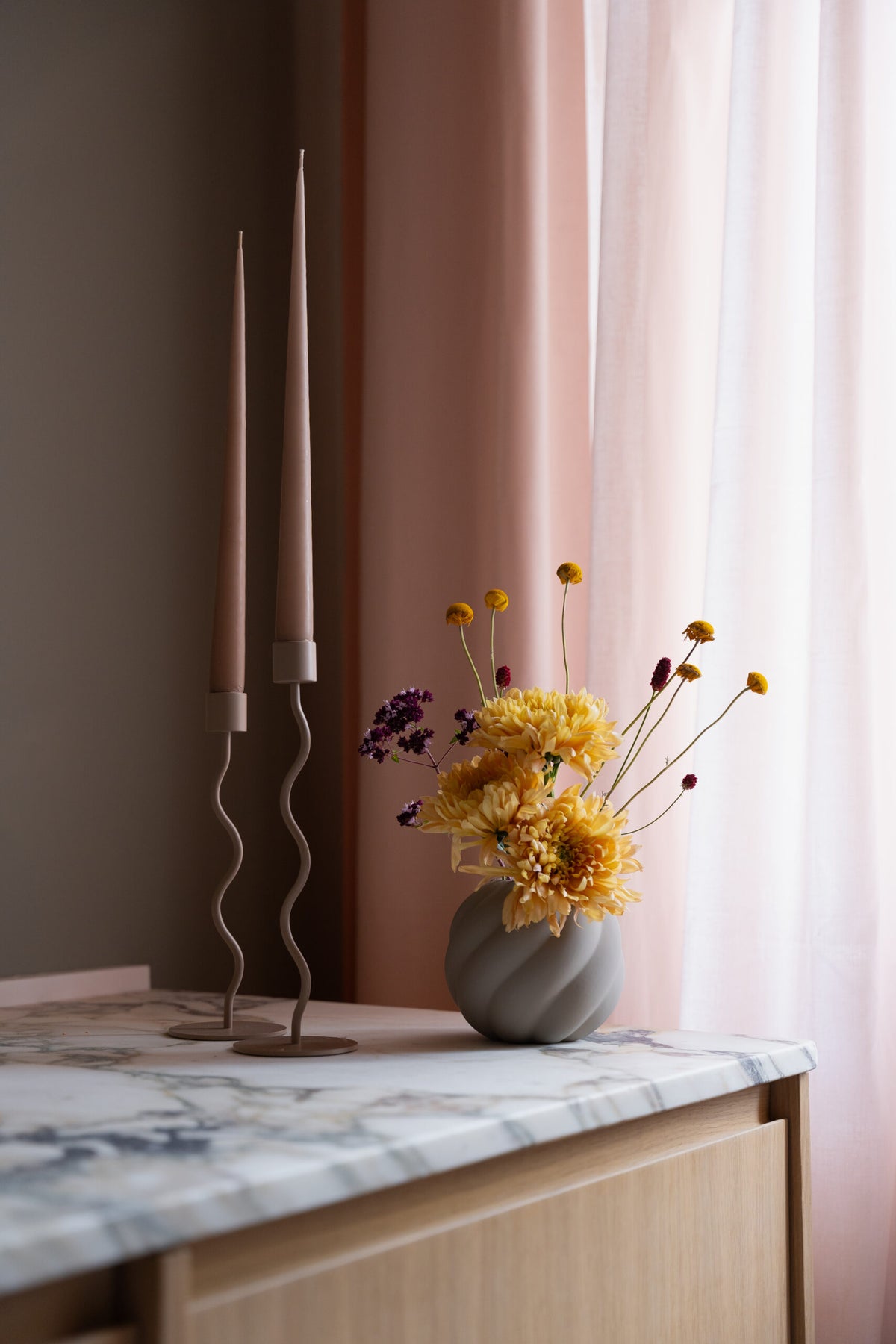 Curved Candlestick 26 cm Taupe